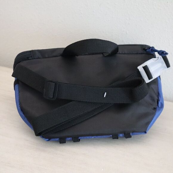 Igloo Blue Insulated Adjustable Belt Fanny Pack Crossbody 3 Can Max. Cooler Bag - Picture 2 of 9